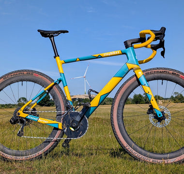 How Custom Paint on Carbon Gravel Frames Elevates Your Ride – Not Just Aesthetics