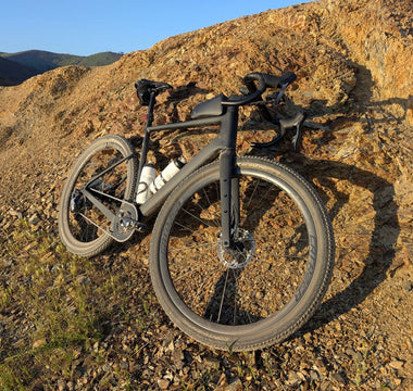 How to Choose a Gravel Bike Frame? Carbon vs Aluminum Explained
