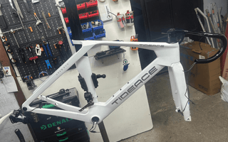 carbon disc brake road bike frame