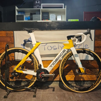 carbon aero road bike frame